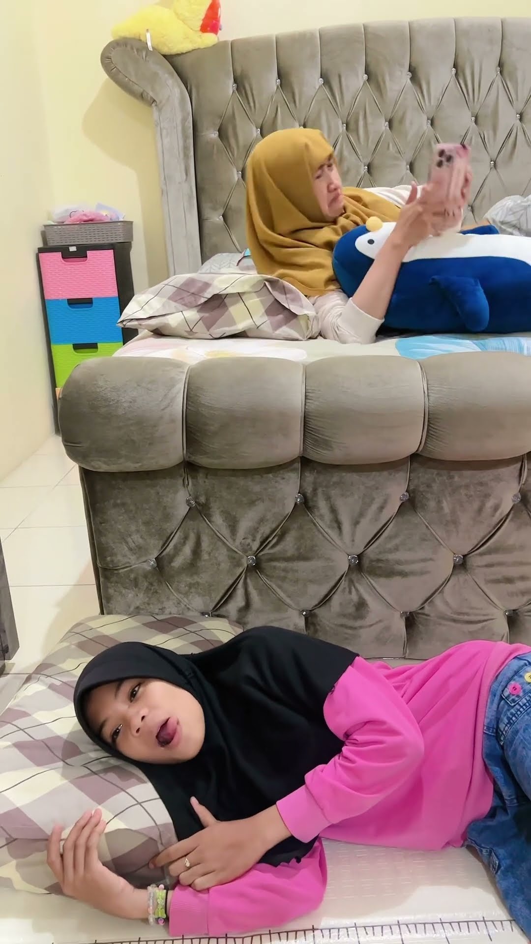 BUNYI HP GANGGUIN ORANG TIDUR AJA