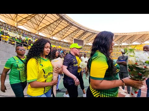 LIVE HAJI MANARA ALIVYO WASILI NA WAREMBO UWANJA WA MKAPA YANGA DAY