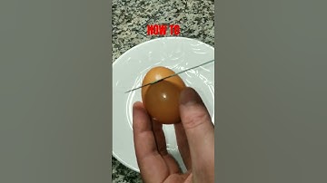 HOW TO...Crack an egg(without breaking the YOLK!) #cooking #egg #yolk #food