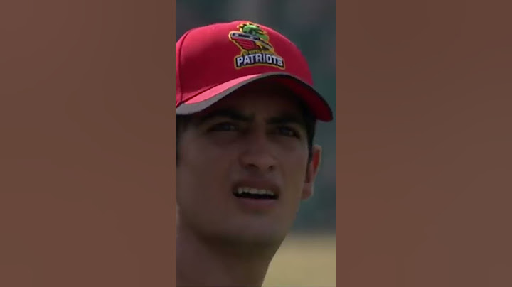 Pooran hits Gayle for a HUGE six! 😱