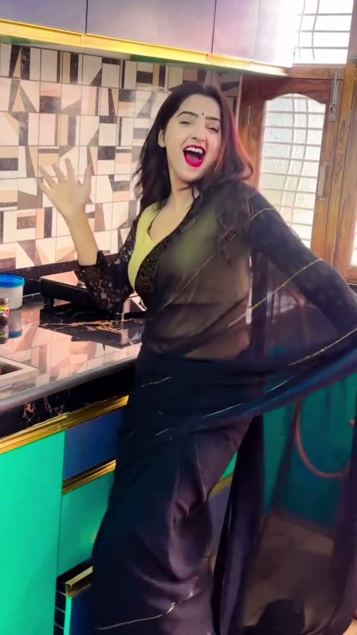 Queen Neha ने गानें में मसाला डाल दीया #SadiyaKariya #Bhojpuri #BhojpuriSong