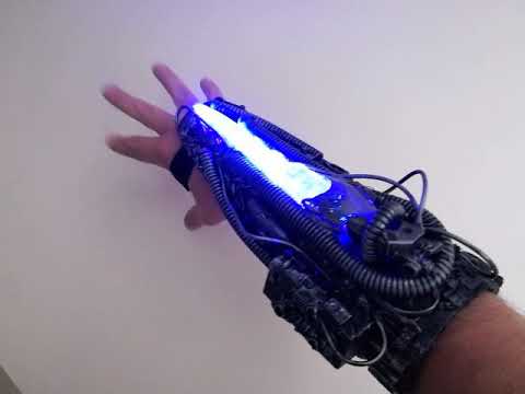 Richardsymonsart cyberpunk cosplay arm with LED cannon. - YouTube