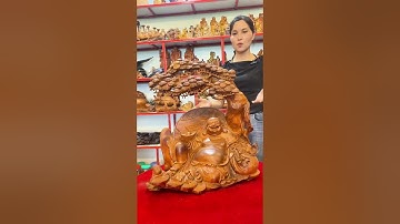 Phật Di Lạc ngồi gốc Tùng Gỗ Hương Ta.