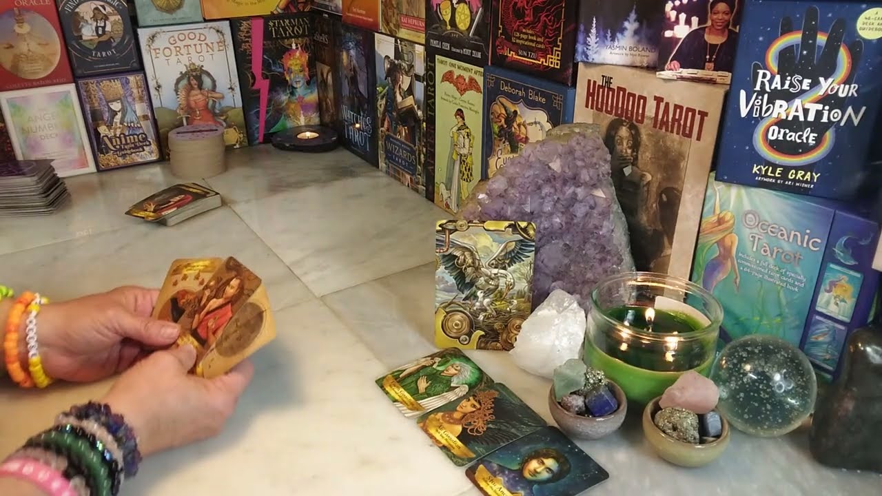 ВОДОЛЕЙ. Вас подталкивают принять в свою жизнь этого молодого человека, когда появится такая возм...