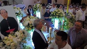 Toàn cảnh lễ đón thi hài Đức Tổng Giám Mục Bùi Văn Đọc tại sân bay Tân Sân Nhất