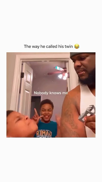 The vocals thooooo🔥🔥🔥😂😂😂😂#twins #funny #voice