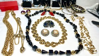 😁 Thrift With Me Part 2! Vintage Jewelry Sale! & 📦 Choose Next Bag I Open!! #thriftwithme screenshot 5