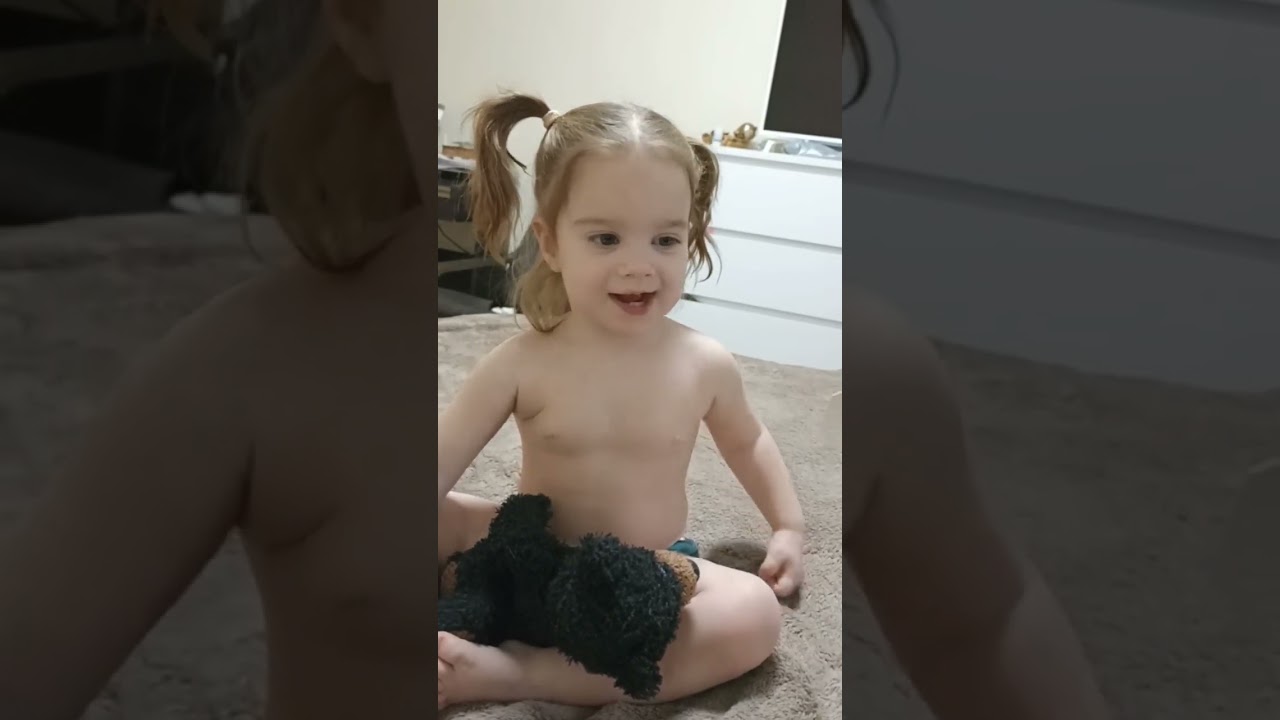 Малыш читает! 1г7м. Учим слоги.