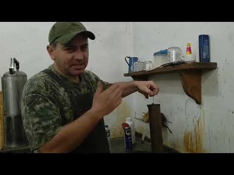 Vídeo: Como o cloreto férrico é ácido por natureza?