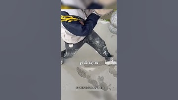 Anh chàng đi theo dấu chân lạ và cái kết #shorts