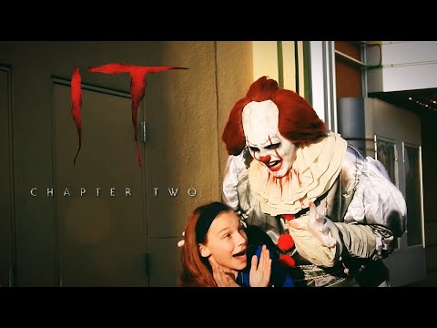 🎈pennywise-invades-his-own-premier🎈it-chapter-2-prank