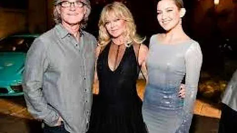 Kate Hudson Reacts to Goldie Hawn and Kurt Russell's Sweet Career Support