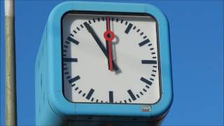 Tochteruhr Bahnhof Niedernhausen(TS)/ Slave-clock Niedernhausen(TS) train-station