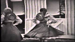 11 Don't Fence Me In - Buttons & Bows.avi