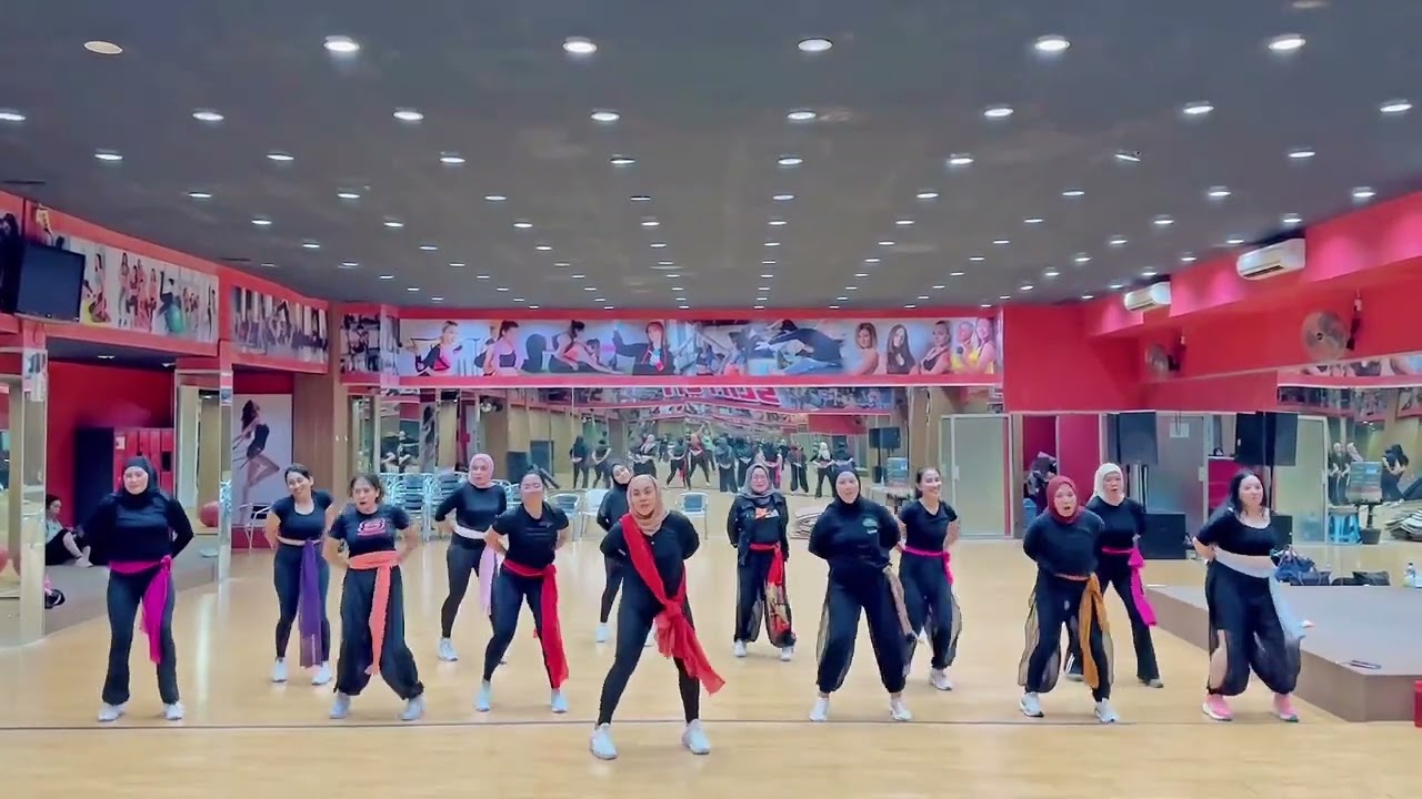 Ladki badi anjani hai /bollywodfitnesdance/ baiqshanlombok/