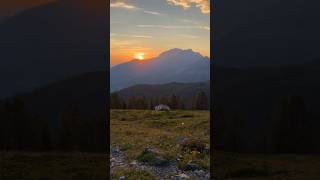 Chasing the Sunrise: Breathtaking Mountain Views You Can't Miss!