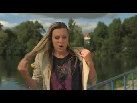 ALS ice bucket challenge (2Buckets) Karin Lanz