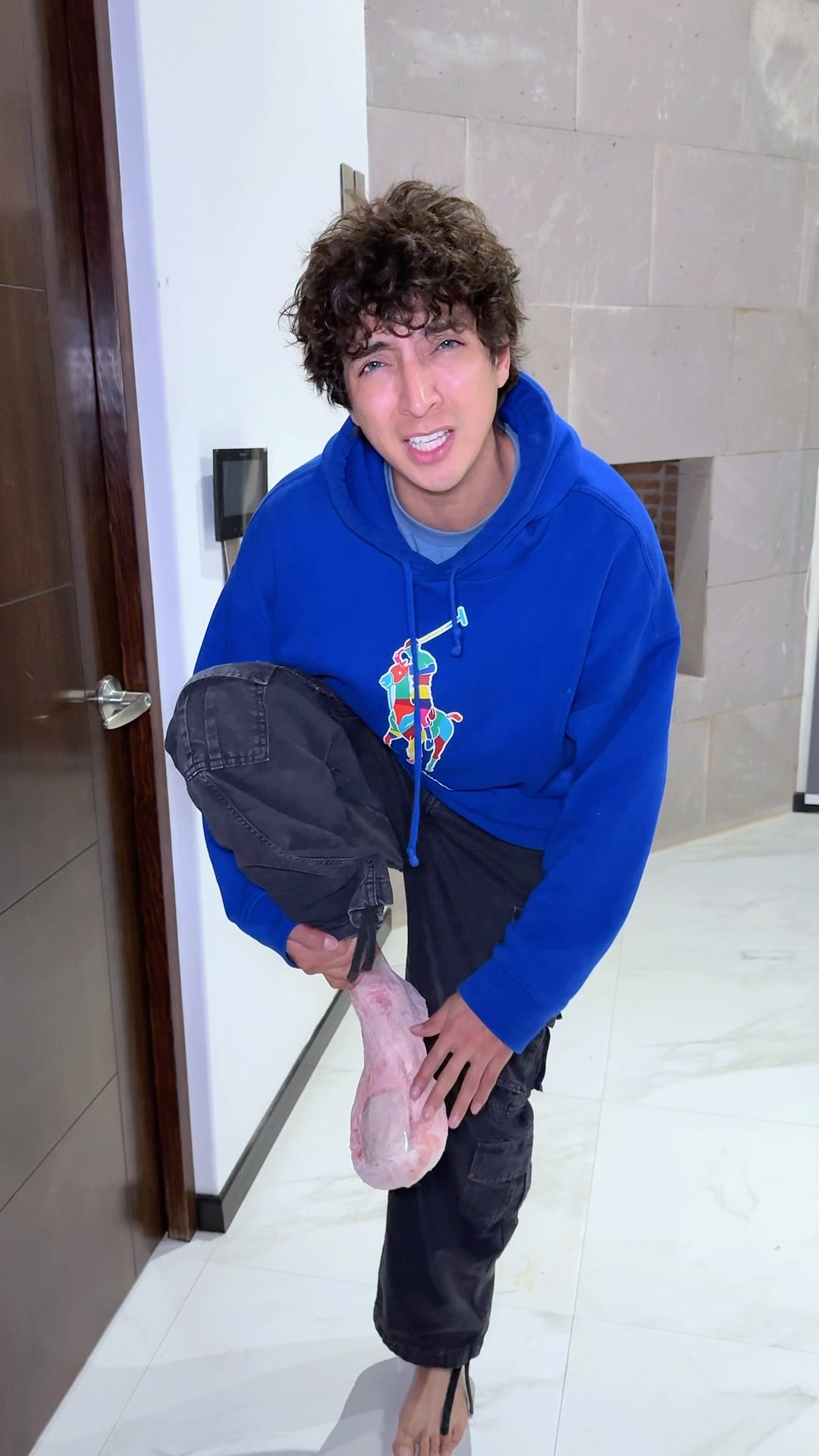 SE HAN PEGADO EN EL DEDO CHIQUITO?  #comedia