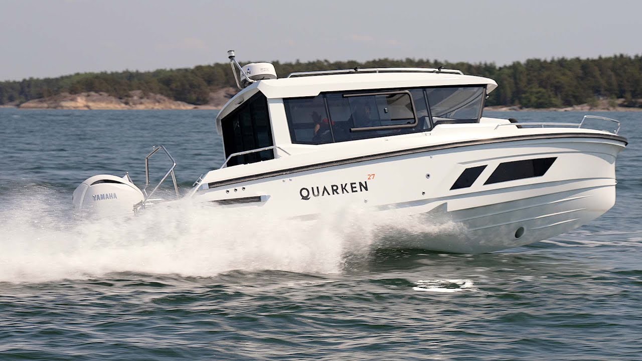 Test: Quarken 27 – hyttbåt på stegat och välsvarvat skrov
