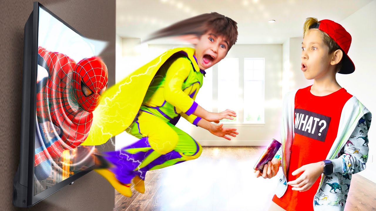 Мой друг ПОЯВИЛСЯ ИЗ ТЕЛЕВИЗОРА. Супергерой В РЕАЛЬНОЙ ЖИЗНИ. Видео для детей 0+