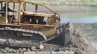 CAT D7 & DW15 Scraper Moving Dirt!!!