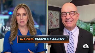 I've never seen Walmart raise sales line and lower earnings at the same time, says Jan Kniffen