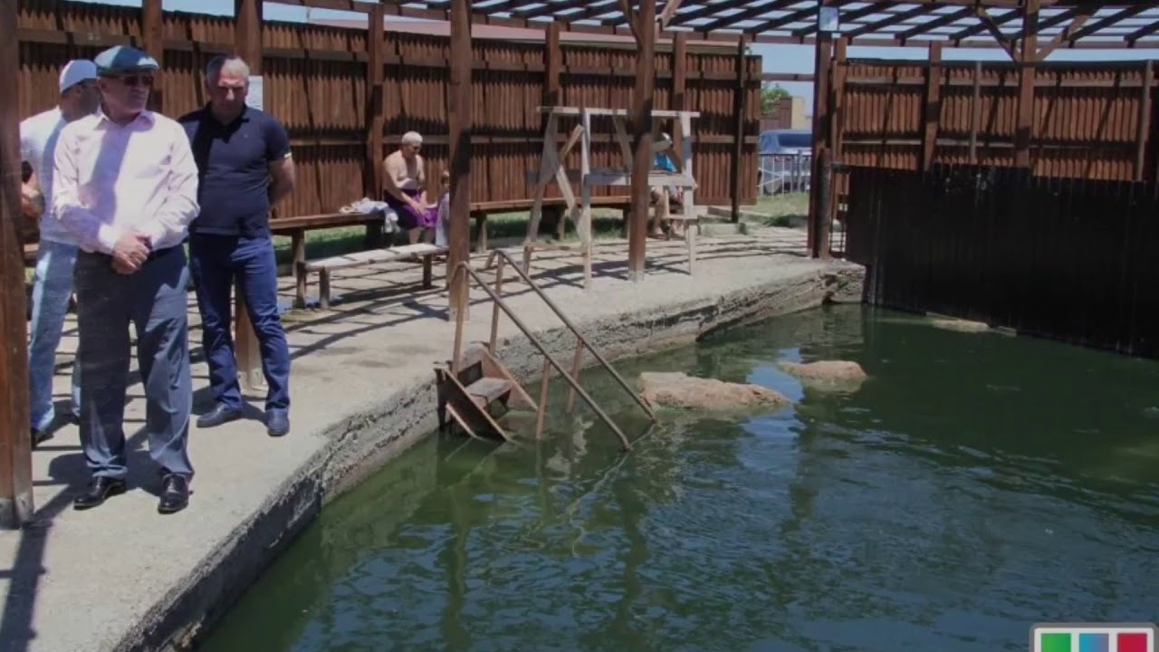 Термальные источники ахты дагестан. Минеральные источники в селе ахты дагестан. Грин парк избербаш. Горячий источник в дагестане избербаш. Сероводородный горячий источник избербаш.