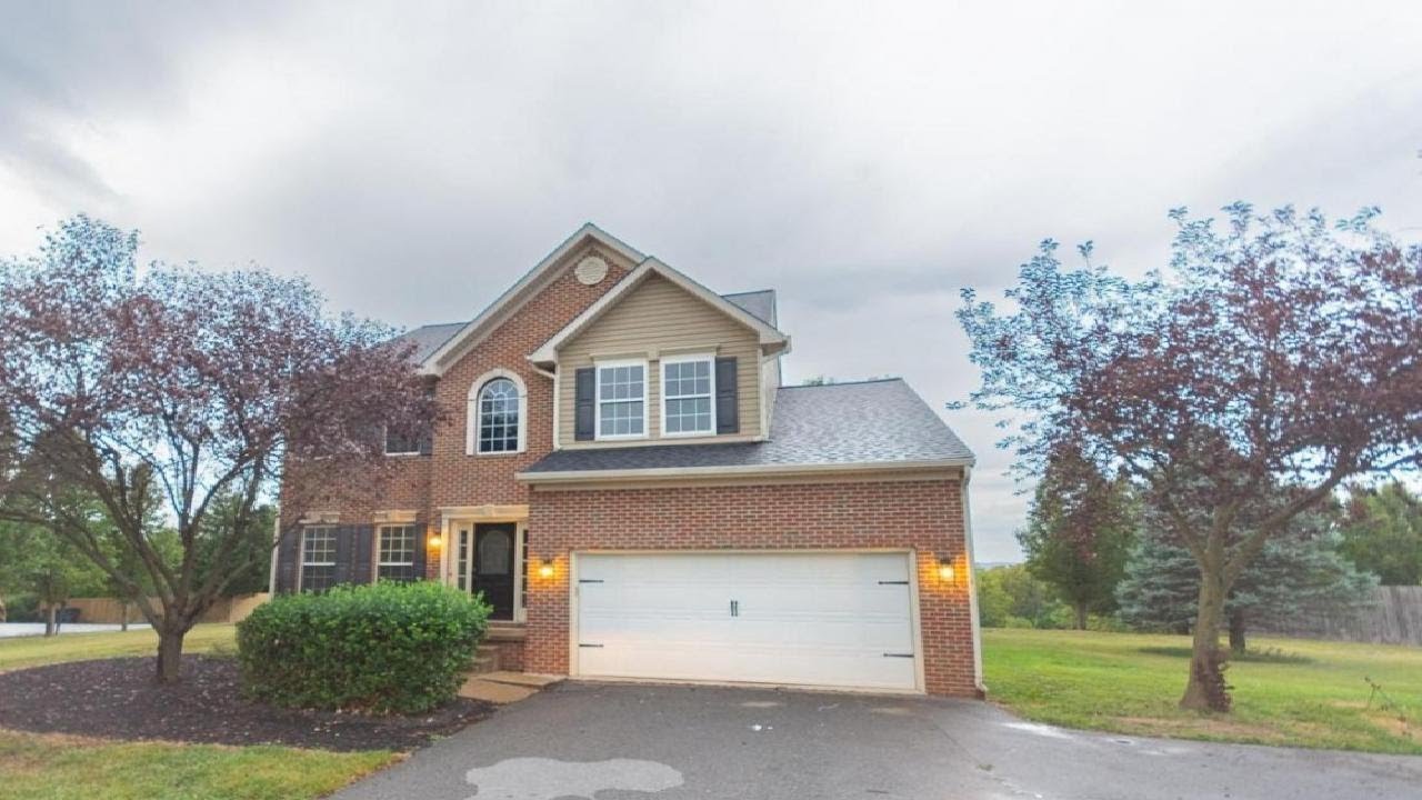 1140 KELLY ISLAND ROAD, MARTINSBURG, WV Presented by Lesley Lopez