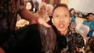 cewek ini joget diacara pernikahan sang mantan...bikin heboh di dunia maya