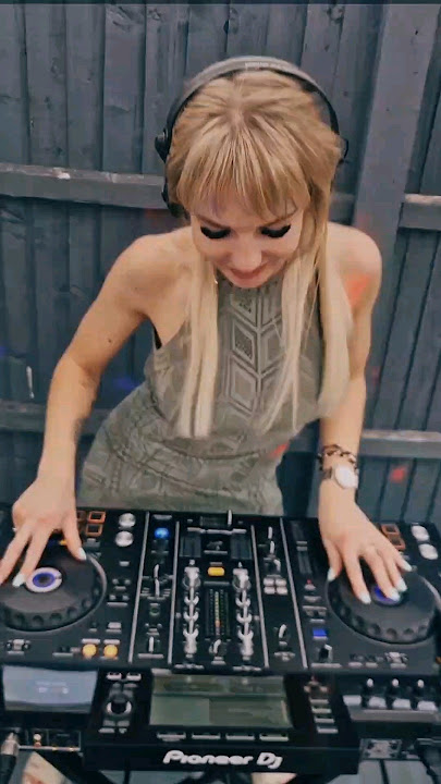 Girl in control #housemusic #girldj #ibizaparty