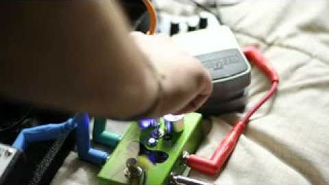 Feed Me (Feedback loop pedal)