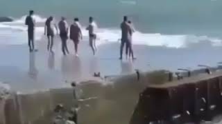 يمارسون الجنس على الشاطئ