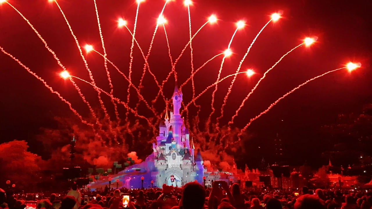 Disneyland Paris Illumination & Fireworks Display (Park Closing Ceremony) - YouTube