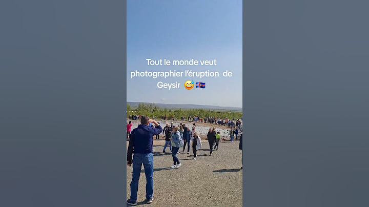 Tout le monde veut photographier l’éruption  de #Geysir 😅 🇮🇸  #Iceland #explore #europe #surtourism