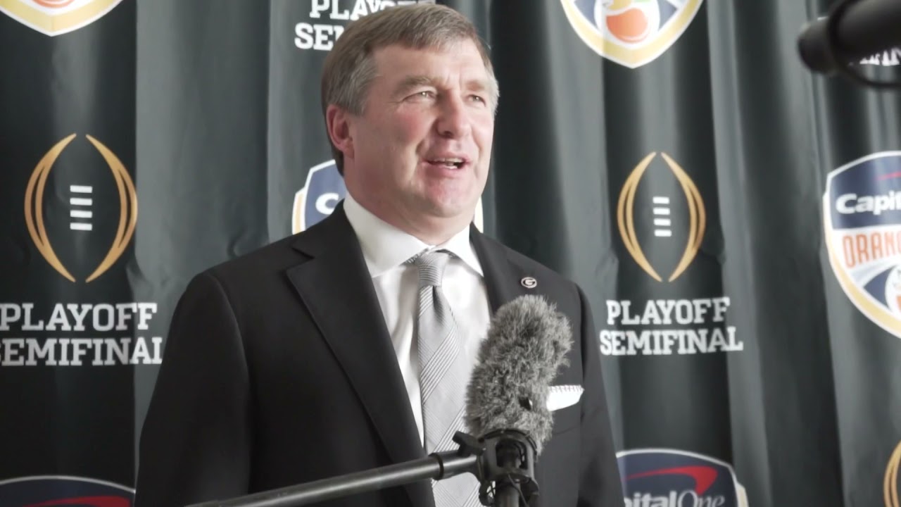 Georgia Bulldogs arrive in Miami for the Orange Bowl