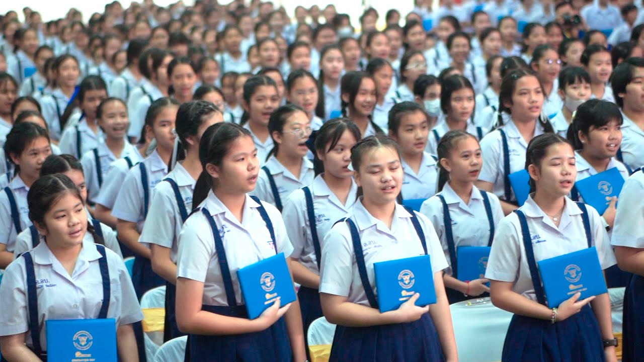 พิธีมอบประกาศนียบัตร  นักเรียนชั้นประถมศึกษาปีที่ 6  ปีการศึกษา 2566