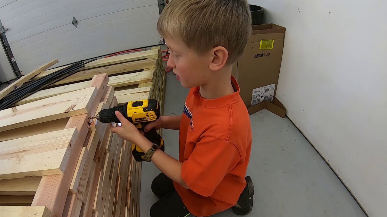 Building Collapsible Lambing Jugs!