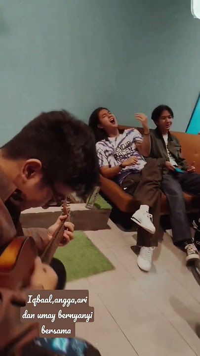ketika Iqbaal, Angga , Umay dan Ari galau bersama. #mencuriradensaleh#fyp#short#iqbal#anggayunanda