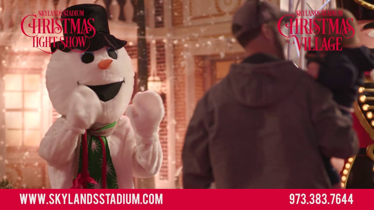 Skylands Stadium Christmas Light Show & Village YouTube