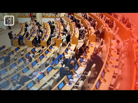 პარლამენტში რუსულ კანონს მეორე მოსმენით განიხილავენ — რა ხდება პლენარულ სხდომაზე