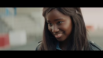 『ガールフッド』 （Bande de filles aka 