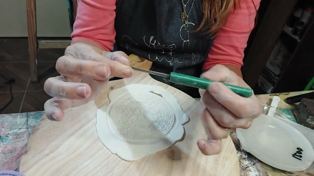 Como decorar tapas de plástico con porcelana. 💞🎨💯