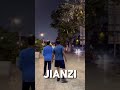 चीन में बैडमिंटन को पैरों से क्यों खेलते हैं हाथ से क्यों नही 🤔। #shorts