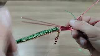 : Detalhe: Drag~ao de arame