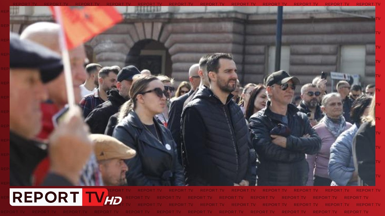 ‘Shqipëria Bëhet’ protestë para Kryeministrisë, Lapaj: Të vendoset Referendumi me ligj