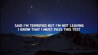 RIHANNA - RUSSIAN ROULETTE  (LYRICS)