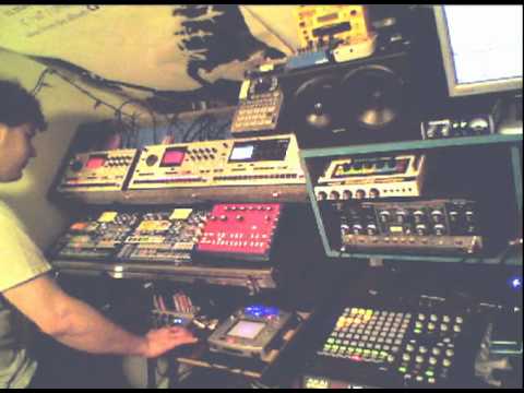 Introvert  late night dual Machinedrum glitch Jam