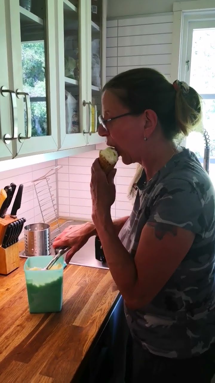 Das beste Rezept für Fruchteis, cremig, sahnig, fruchtig. Bis Freitag 🍦 ...