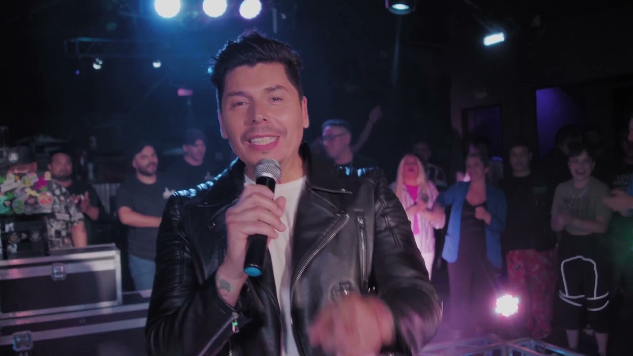 ADORAREMIX VOL.1 FT AMIGOS QUE ADORAN