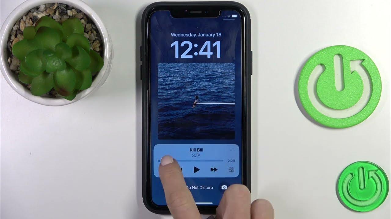 iOS 16 Tricks How to Make Music Full Screen? iPhone XR YouTube